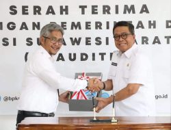 Sekprov Sulbar Serahkan Laporan Keuangan Pemerintah Daerah (LKPD) Tahun 2022
