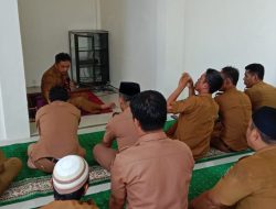 Jajaran Disdikpora Sholat Berjamaah Di Musholah Nurul Ilmi