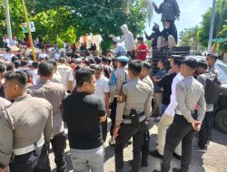Puluhan Personil Polres Majene Di Libatkan Dalam Pengamanan Aksi HMI