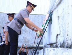 Bentuk Penghormatan Polri Kepada Pahlawan Kapolres Majene Sambangi TMP Mandar Majene