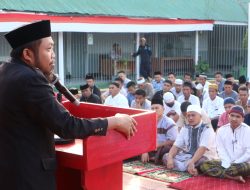Petugas Jaga Bersama Warga Binaan Tunaikan Sholat Idul Adha Di Rutan Majene