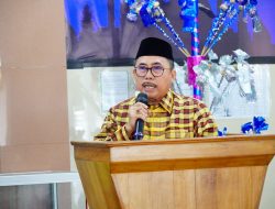 Komitmen Pada Penguatan Agama, Bupati Majene Serahkan Bantuan Senilai 150 Juta