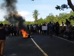 Presiden Kunjungi Sulbar, Masyarakat Malunda Tutup Jalan Trans Sulawesi