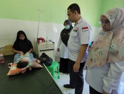 Arismunandar Jenguk Pasien Anak Diduga Mengalami Keracunan Makanan Tambahan