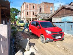 Tak Mendapatkan Perhatian, Jalan Kampus Unsulbar Memprihatinkan