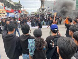 Koalisi Masyarakat Majene Kepung Tugu Juang, Polisi Alihkan Jalur Pengendara