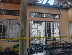 Terbatas Mobil Damkar, Satu Unit Rumah Di Malunda Ludes Terbakar