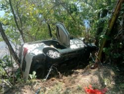 Alami Ngantuk, Minibus Tujuan Mamuju Masuk Jurang Di Tubo Sendana