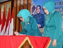 Istri Gubernur Sulbar Lantik Ketua TP-PKK Pasangkayu, Harapkan Sinergi dengan Pemkab