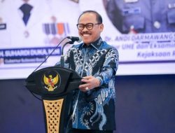 Jelang HUT RI ke-80, Gubernur Suhardi Duka Minta Kesbangpol Perhatikan Paskibraka Jangan Ada Keluhan