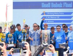 Tutup Festival Sandeq Teluk Mandar 2025, Gubernur SDK: Tahun Depan Kita Lebih Meriahkan Lagi