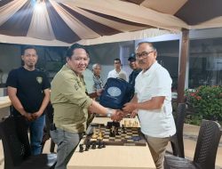 Gubernur Sulbar dan Ketua Percasi Lakukan Eksebisi Catur Jelang Launching Maskot Kejurnas 2025