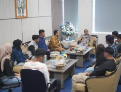 Kadis Pariwisata Dampingi Gubernur Sulbar Terima Panitia Festival Mamuju 2025