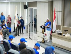 SDK Beri Pesan Menyentuh Saat Lepas Atlet Sulbar: “Jangan Cederai Nama Daerah, Buktikan dengan Prestasi”