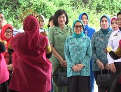 Ketua TP PKK Sulbar Serahkan Bantuan ke Warga Binaan Lapas Perempuan