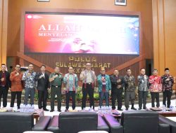 Pesan Natal Oikumene, Sekda Sulbar Dorong Keluarga Jadi Pilar Kedamaian Daerah