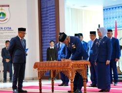 Gubernur Suhardi Duka Lantik 14 Pejabat Pimpinan Tinggi Pratama, Ini Daftarnya