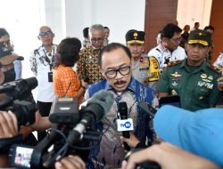 Suhardi Duka: Pers Sehat, Pembangunan dan Demokrasi Juga Sehat