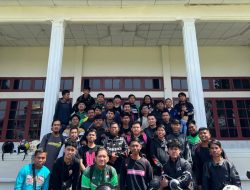 Kurir Keren Sambangi Kediaman Alm. Salim S Mengga di Polman Sampaikan Kedukaan dan Ikut Mendoakan