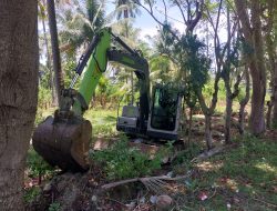 Bersihkan Lahan Titik Kopdes Pesuloang, Najib Harap Berkontribusi Bagi Penguatan Ekonomi Warga