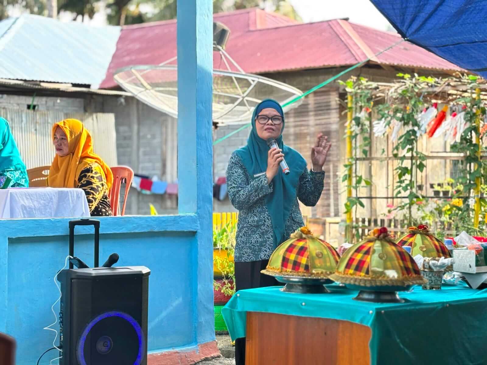 TP PKK dan DKPPKB Sulbar Nilai Kader Berprestasi di Posyandu Harapan Sarude