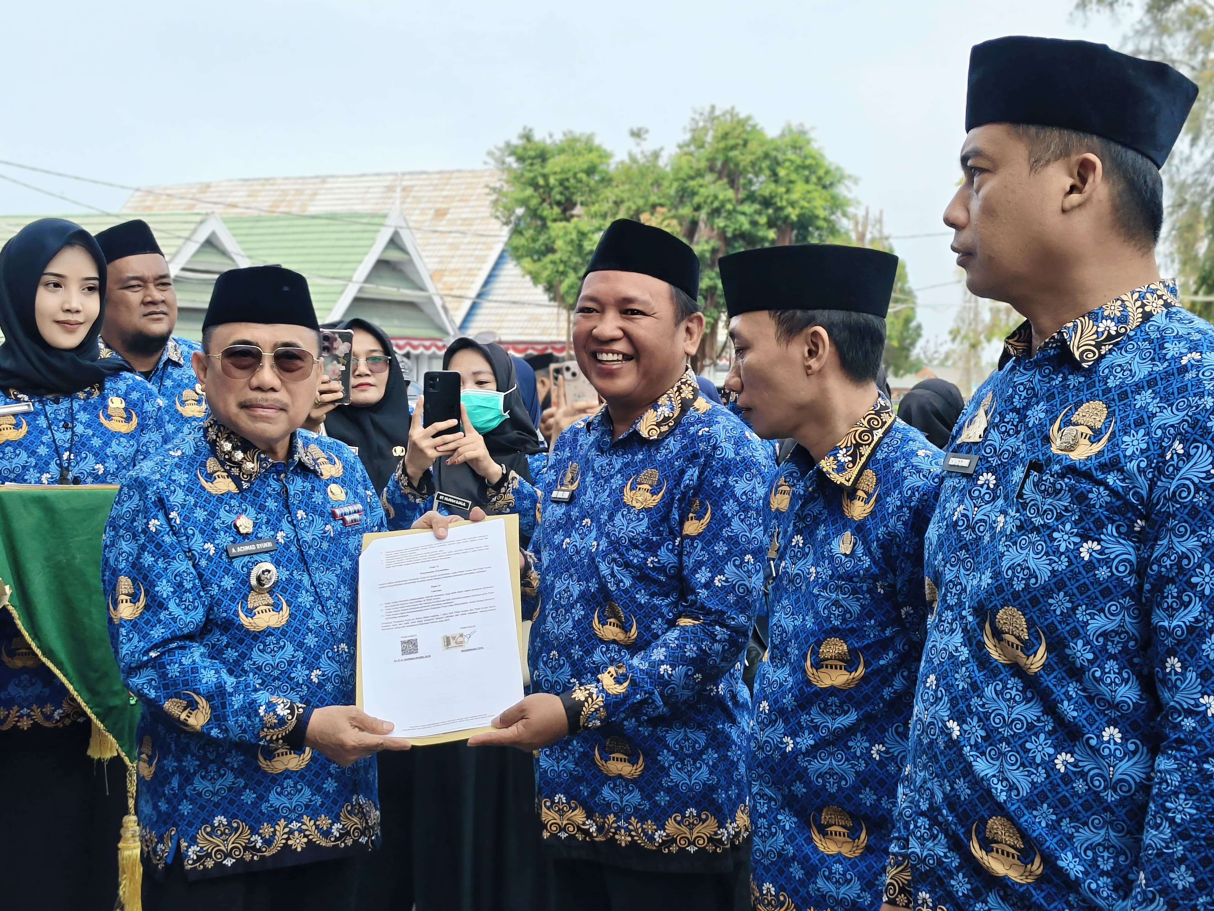 Momentum HKN, Pemkab Majene Manfaatkan Berbagi Kebahagiaan Bersama PPPK Penuh Waktu